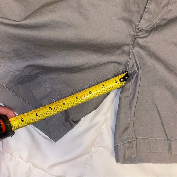 Vineyard Vines Breaker Shorts Flat Front Kahki Shorts Men’s 33 Waist 6.5 inseam - Picture 2 of 4